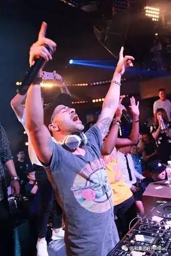 inbarⅡ首家用手蹦迪尬舞到天明