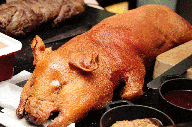 烤跑山鸡价格: 毛重4-5斤,158/只(可直接用卷消费,不够直接补差价就