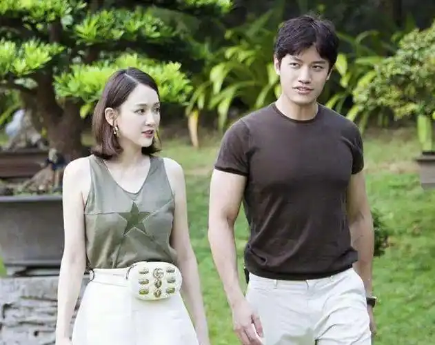 仪式感太强陈乔恩与艾伦领证后补发合照俏皮称他是前男友