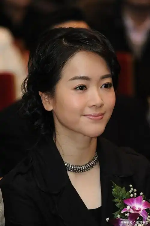 给人如沐春风,美得自然的"氧气美女"——左小青