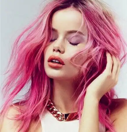 浅桃红色头发图片 女生浅桃红色发型另类又潮流