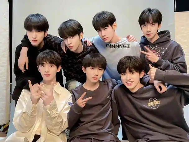 时代少年团的专属浪漫3月的新鲜合影双向奔赴的守护温馨无比