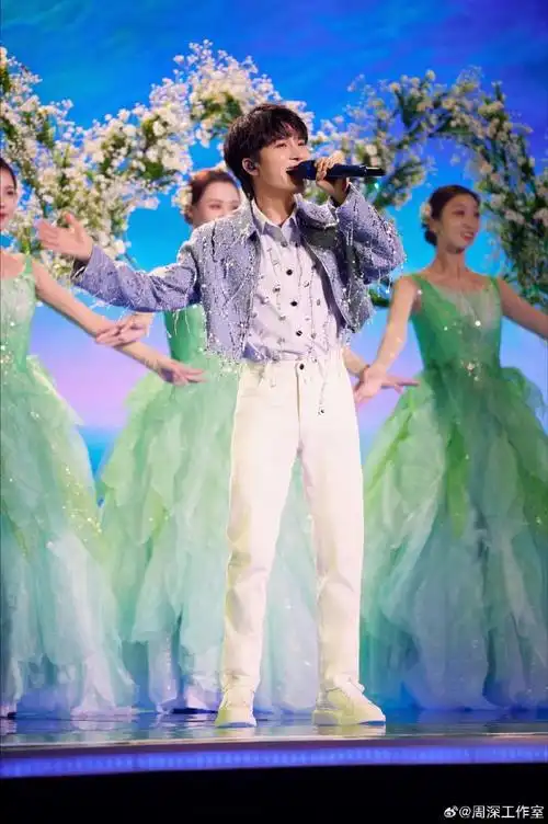 周深小美满年度电影歌曲##周深就要的康师傅老母鸡汤