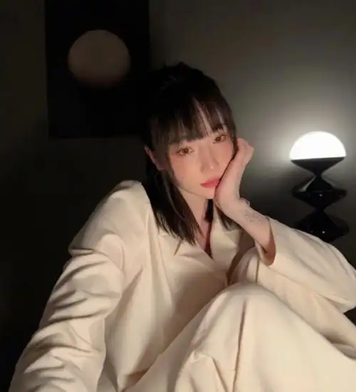 而在去年情人节官宣结婚喜讯的夕又米,结婚一年多的她不忘秀幸福.