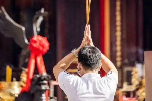 过年宝典春节烧香拜佛请记住八个步骤