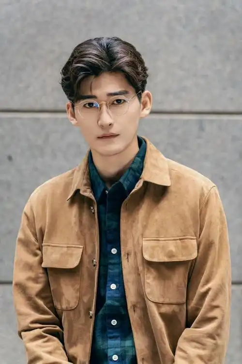 张翰新剧改名定档央八被吐槽两大油王同台竞技