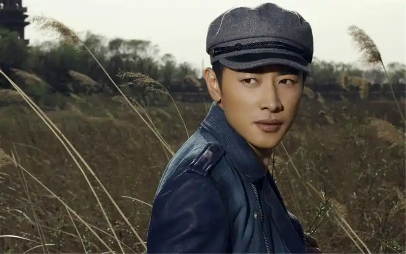 罗晋迷人帅气时尚写真大片桌面壁纸