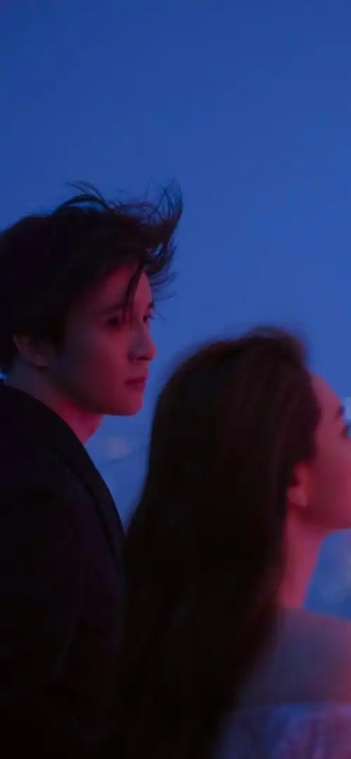 天外来物mv 薛之谦 戚薇