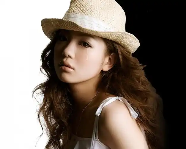 女生哭泣伤心图片,高清图片