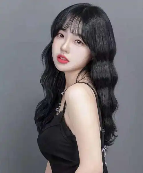 适合圆脸的卷发发型适合圆脸的中长发