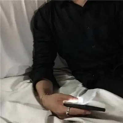 成熟稳重的男生陌陌头像高清大图 我不喜欢说爱只喜欢谈钱