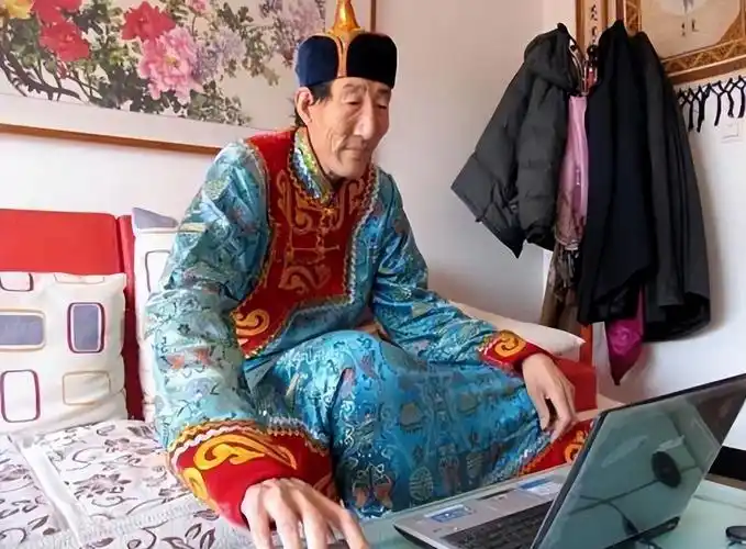 回顾巨人鲍喜顺不听劝阻57岁诞一子现在儿子身高多少