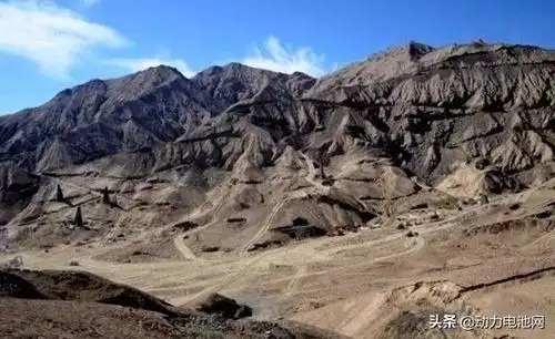 共同签署青海省夏日哈木镍钴矿项目合作三方协议,标志着中国第二大硫