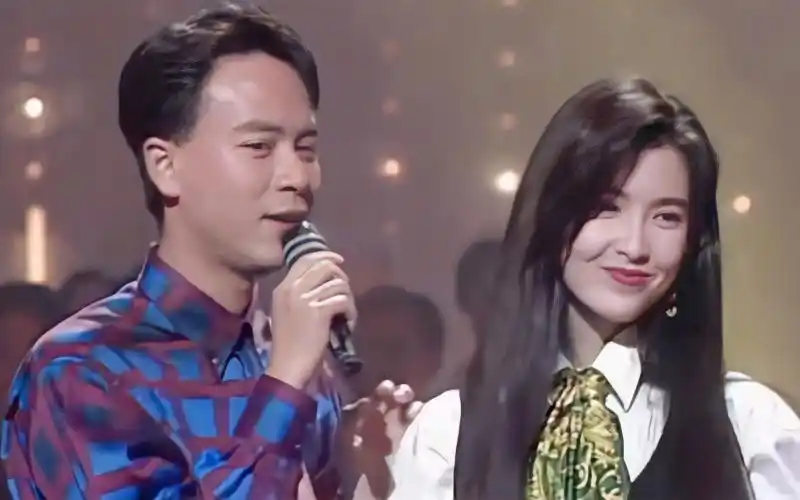 李克勤写给周慧敏的这首最爱一火就是19年让人百听不厌