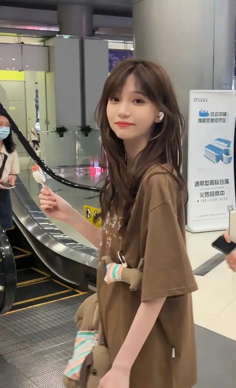 我说铁子们 谁能拒绝lun宝#张润 #美女 #gnz48 - 抖音