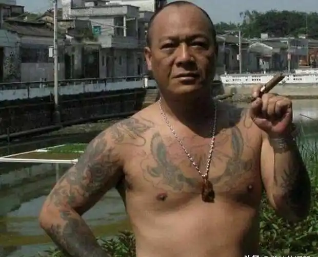 《古惑仔》29年后演员境况悬殊,有人街边商演,有人被送进去