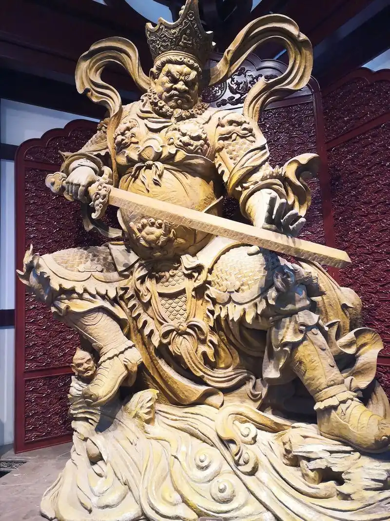 南方增长天王雕塑