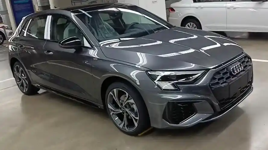 22款奥迪a3天云灰时尚运动,快看这台车都选装了啥配置,香不香?