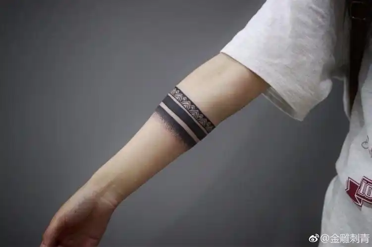 简约臂环纹身图案大全 - 纹身大咖