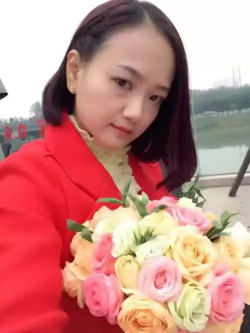42岁离异女征婚照片(id:4164941)_广东东莞征婚交友_我主良缘网