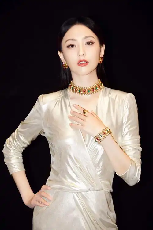 美丽的佟丽娅高清壁纸