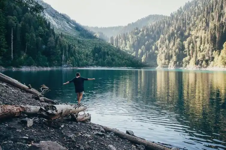 旅行在路上|alex karamanov