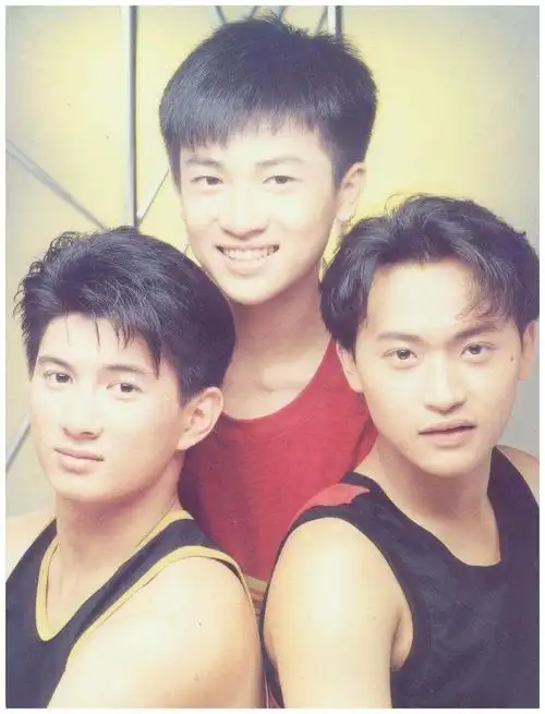 小虎队29年前解散画面曝光吴奇隆苏有朋泪别陈志朋