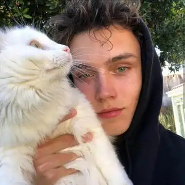 高冷欧美ins风男生头像高清图片超拽高级感十足的男头合集