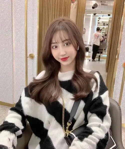 女人染头发别总选黄色系,2020最火的4个发色,谁染谁好看