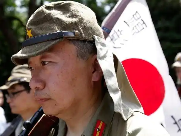 二战中的日本兵是不是真的很矮,但为啥还强调近战?