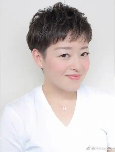 30到50岁的女性,发型就选层次短发,利落蓬松很有层次感|短发|层次