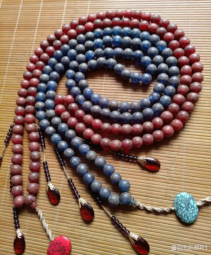 旧藏清代《血珀》《蓝珀》朝珠,保存完整