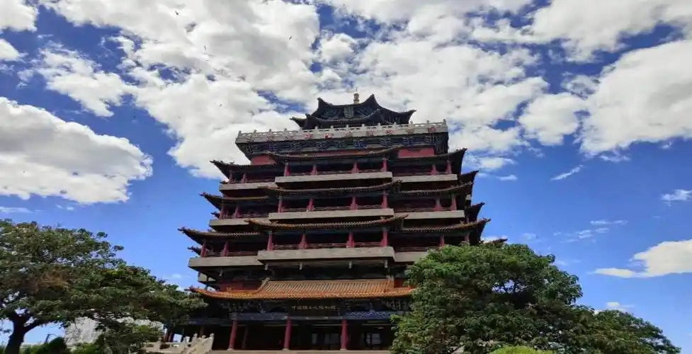 实践团成员参观了博物馆内藏有的山西历代制醋手迹,醋文化通史,醋方