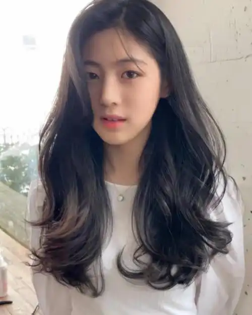 皮肤黑染什么颜色的头发好看皮肤显白的3种颜色详解