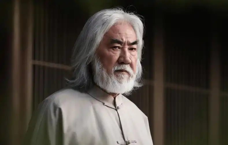 张纪中晚年喜得贵子人生百态爱与责任同行