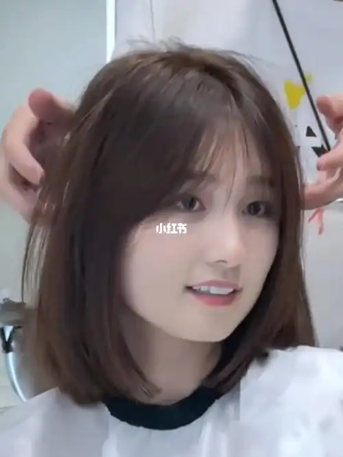 97光光百搭又减龄的锁骨发发型