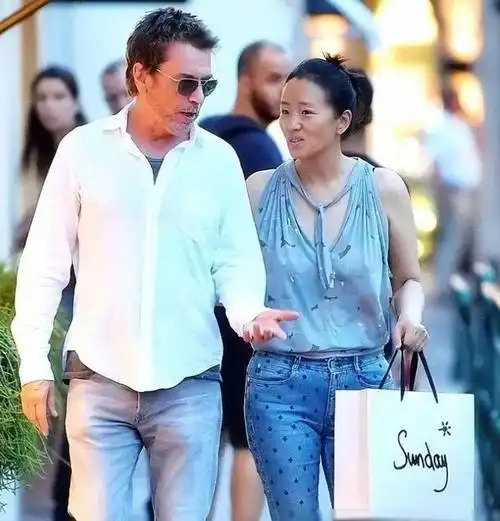 在未来,我们可以预见,巩俐与老公的婚姻将会继续成为媒体和公众关注的