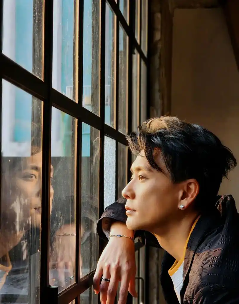 又是被黄宗泽帅到的一天,不愧是痞帅天花板 这几张照片确实好看呢