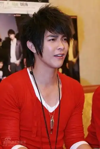 图文:飞轮海独家聊新专辑--汪东城唱主音