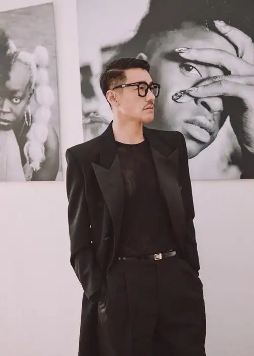 所有年轻力量,创意设计师齐聚一堂,向这个新的时尚时代致敬#胡兵在