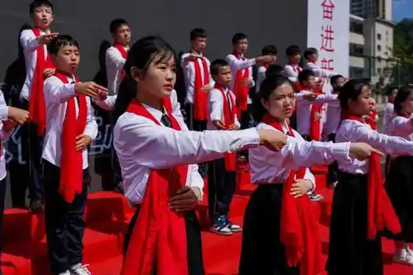 精彩!南明区两校园联合举办庆祝建党100周年文艺汇演