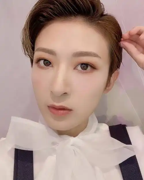 香港李君妍2020年09月11日