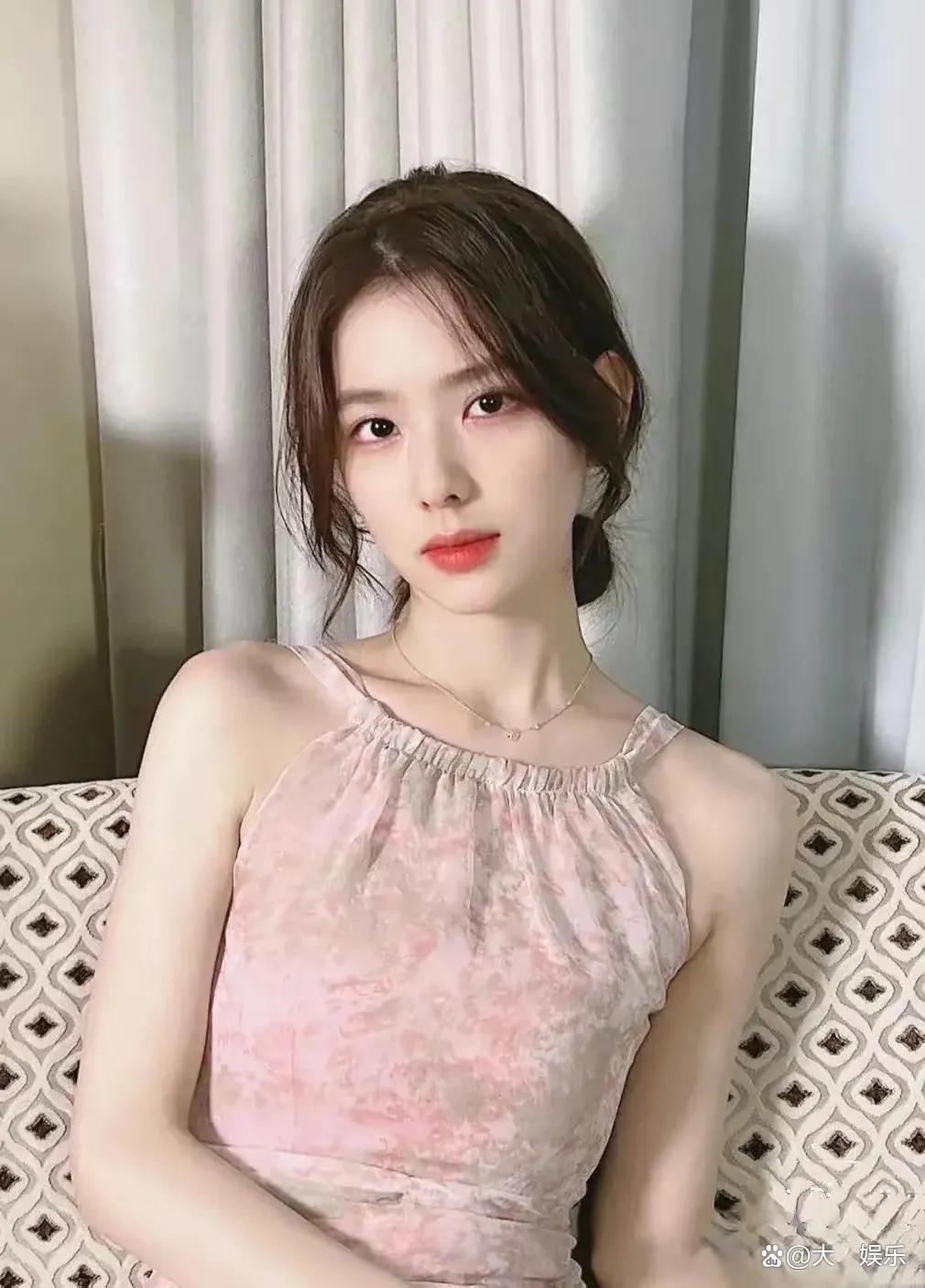 网红孙一宁长得的确清纯好看呀!难怪王公子这么喜欢呢!