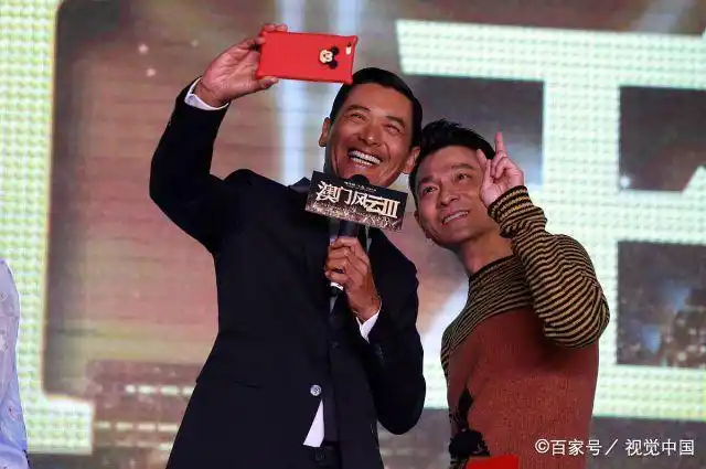 周润发笑刘德华:59岁成了"女儿奴",3点做早饭,5点送上学