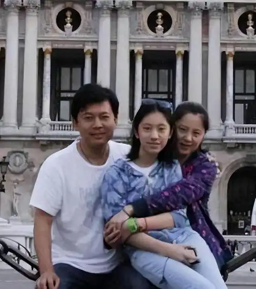 范雨就是何政军背后的女人.