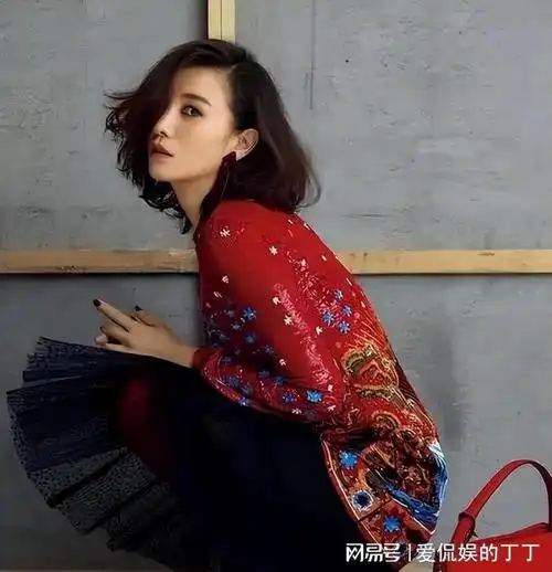 没结婚不代表没伴侣宋佳坚信婚姻非女性唯一出路发声引发讨论