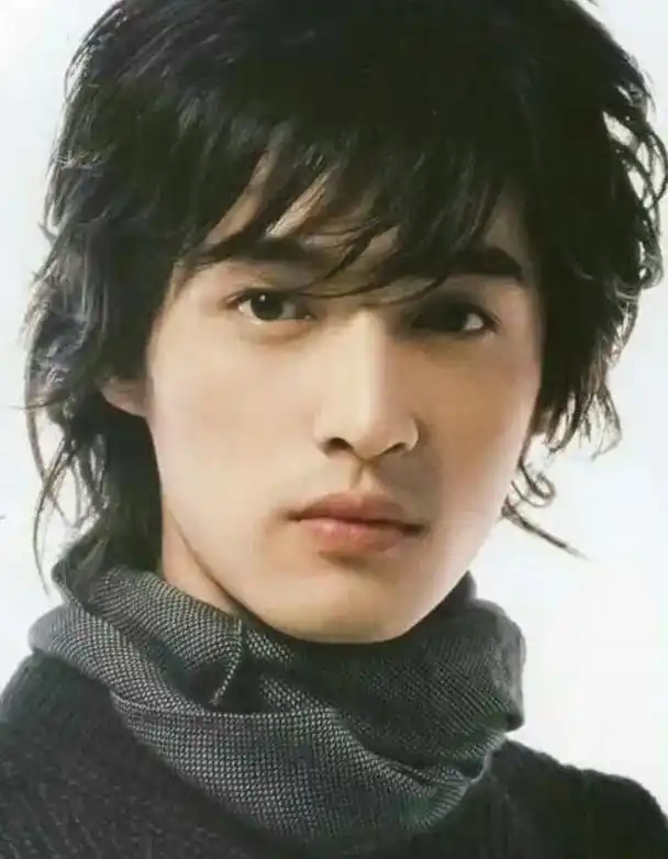 修复一组照片,来看看#胡歌 年轻时代的颜值到底有多高#颜值  - 抖音