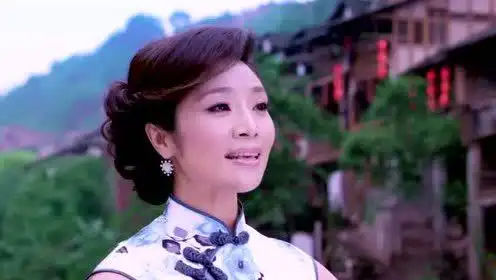 李丹阳《深情拥抱》官方版