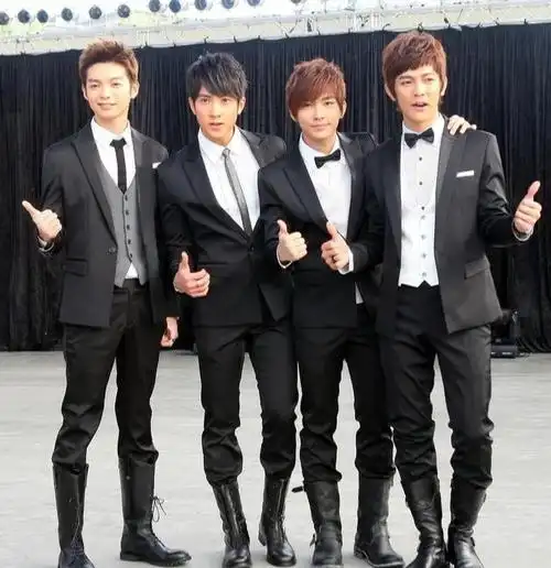 炎亚纶苦恋汪东城6年吴尊瞪大眼笑回应了