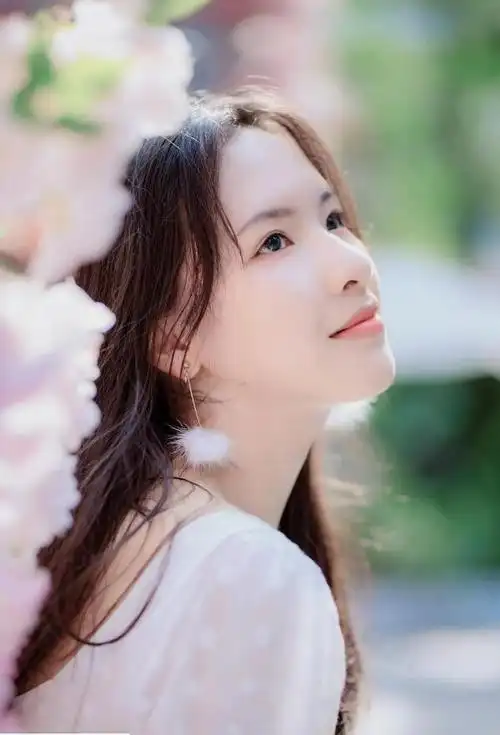 恨初见美如玉美女小清新白嫩mm艺术照